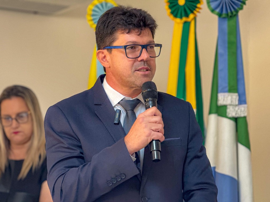 Delegado Cleverson aposta em educação e saúde para transformar Costa ...